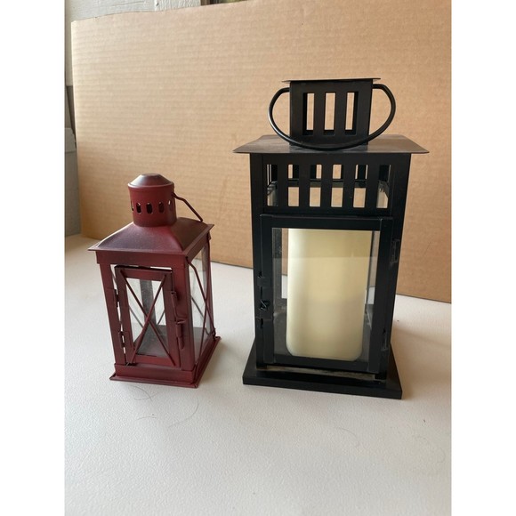 Set of two indoor/outdoor metal & glass decorative lanterns - Picture 3 of 9